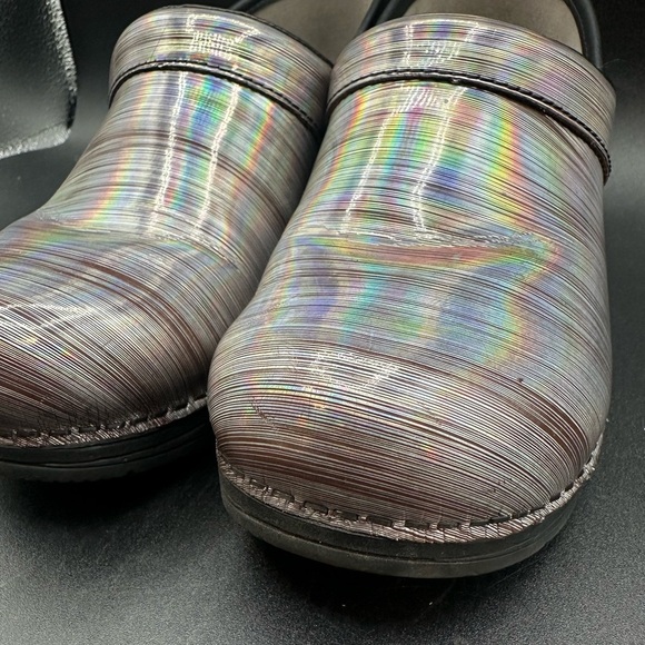 Dansko Womens LT Pro Prism Patent Leather Slip On Metallic Clogs Shoes 38 US 7.5 - Picture 4 of 8
